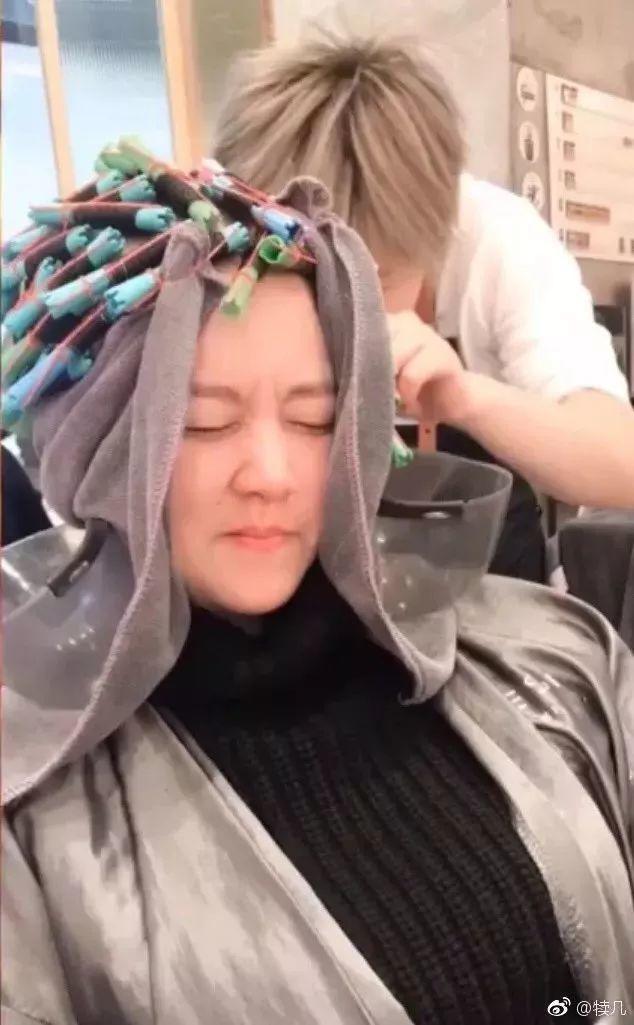 快过年了，你妈烫头了吗？哈哈哈哈哈哈哈哈哈哈 