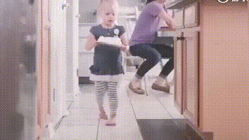 深夜监控拍下的这一幕，看哭无数人：你永远不知道孩子有多爱你…… 