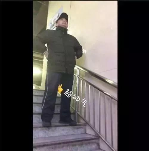 何炅藏在家里的药,戳痛了1000万人的心:有人在偷偷爱着你