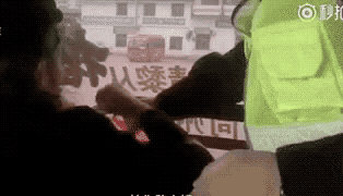 何炅藏在家里的药,戳痛了1000万人的心:有人在偷偷爱着你